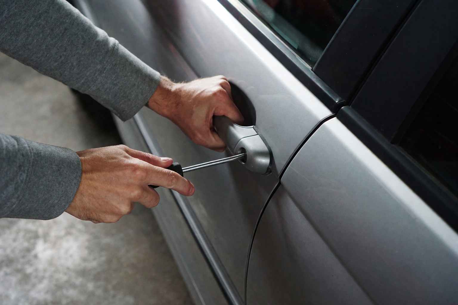 Attempted car theft damaging a vehicle door lock